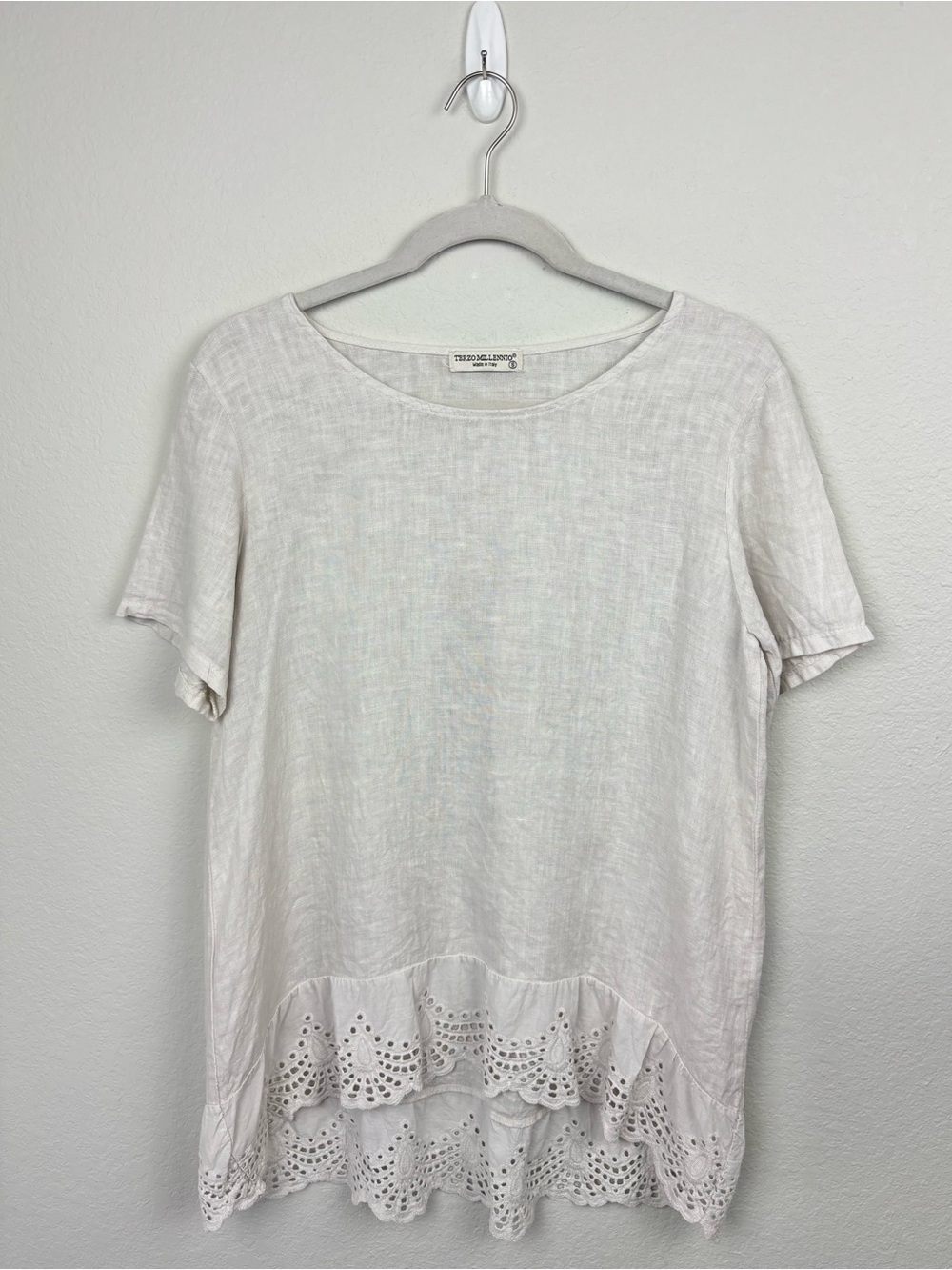 Terzo Millennial Beige 100% Linen Top S Made in Italy Eyelet Lace Ruffle Hem